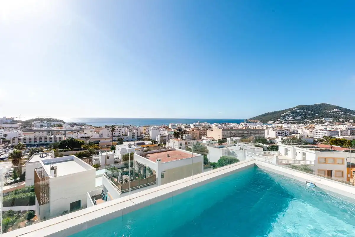 Piscina de Casa o chalet en venta en Santa Eulària des Riu con Aire acondicionado, Calefacción y Jardín privado