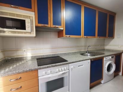 Kitchen of Flat for sale in Salamanca Capital  with Heating, Parquet flooring and Oven