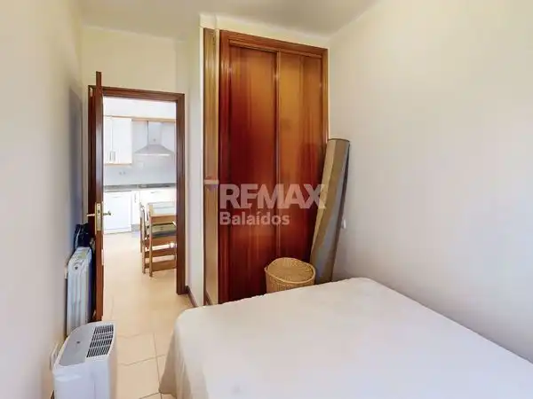 Dormitori de Casa o xalet en venda en Nigrán amb Calefacció, Jardí privat i Parquet