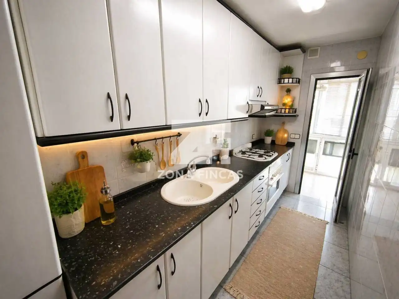 Kitchen of Flat for sale in Santa Coloma de Gramenet  with Air Conditioner and Balcony