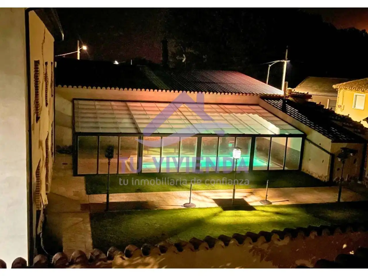 Terraza de Casa o chalet en venta en Bustillo de la Vega con Jardín privado, Piscina y Amueblado