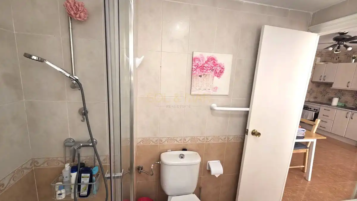 Bany de Apartament en venda en Torremolinos amb Aire condicionat, Calefacció i Moblat