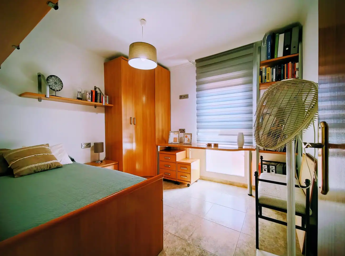 Habitación de Casa adosada en venta en Tarragona con Aire acondicionado, Calefacción y Jardín privado