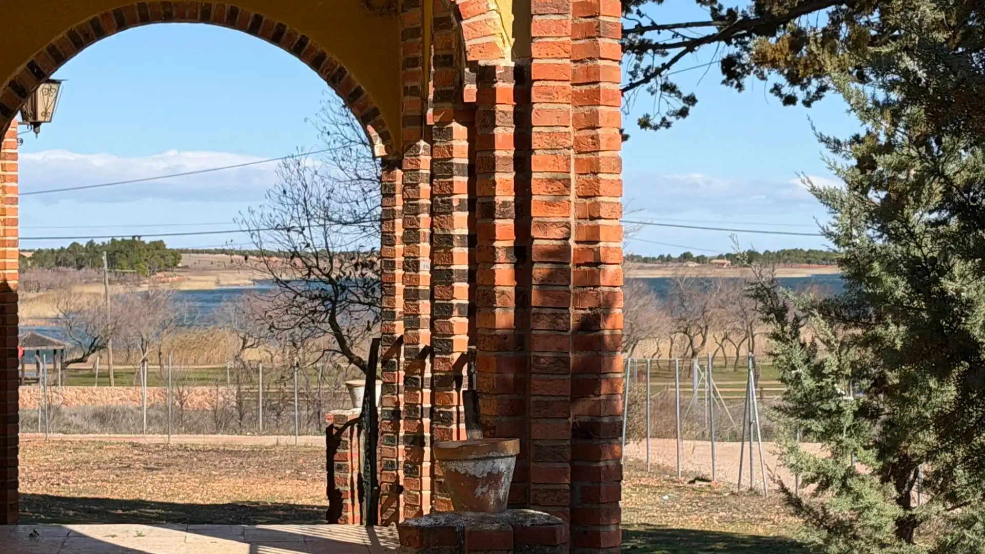 Detached house with garden for sale in Villafranca de los Caballeros, imagen 5
