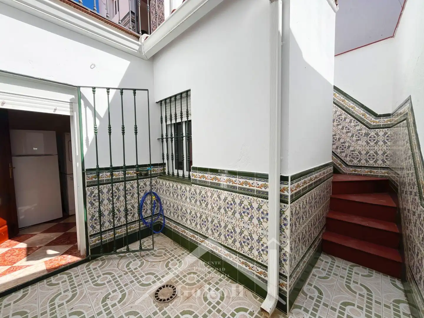 Casa adosada en venta en Santa Olalla del Cala con Terraza, Trastero y Amueblado