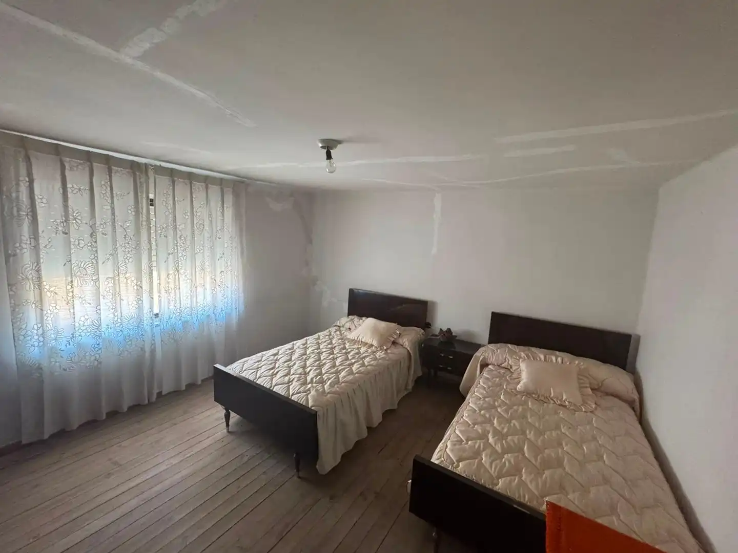 Habitación de Casa o chalet en venta en Mansilla de las Mulas con Calefacción, Jardín privado y Amueblado