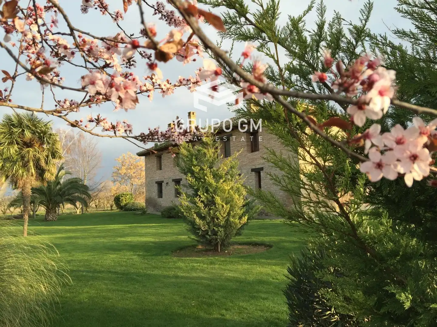 Garden of Houses for sale in  Logroño  with Terrace, Storage room and Swimming Pool