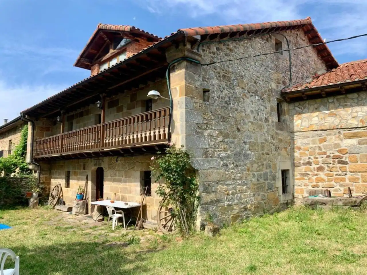 Vista exterior de Casa o chalet en venta en Arija con Calefacción, Jardín privado y Terraza