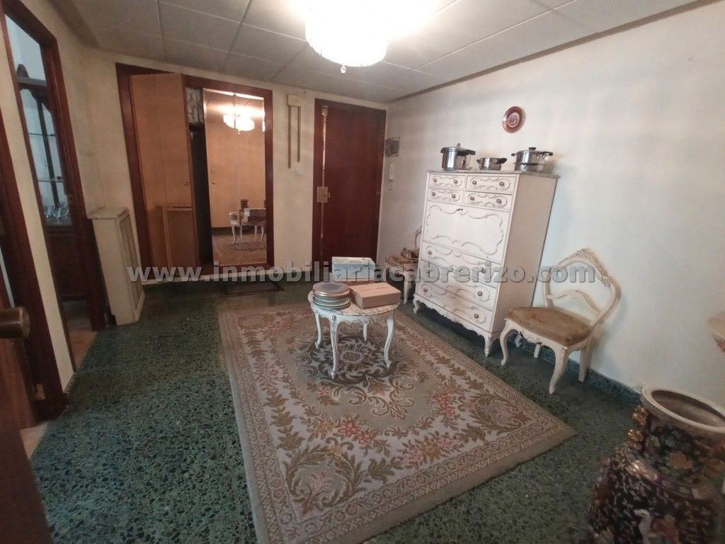 Sala d'estar de Pis en venda en  Logroño amb Calefacció, Parquet i Terrassa