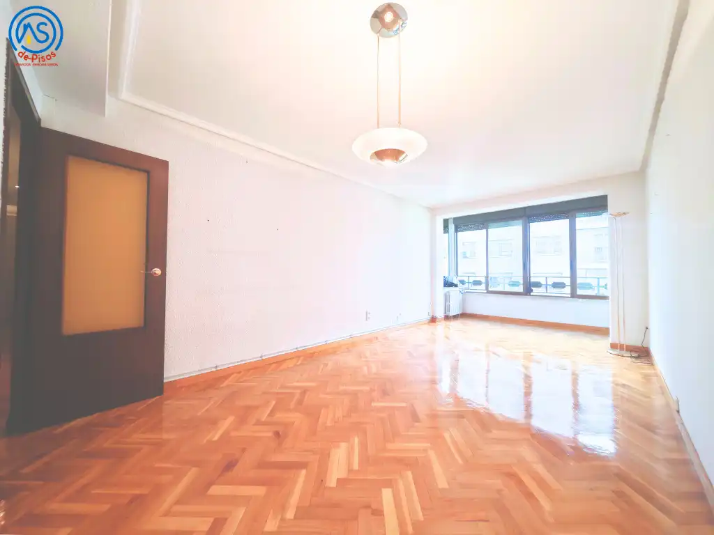 Sala de estar de Piso en venta en Zaragoza con Calefacción, Parquet y Horno