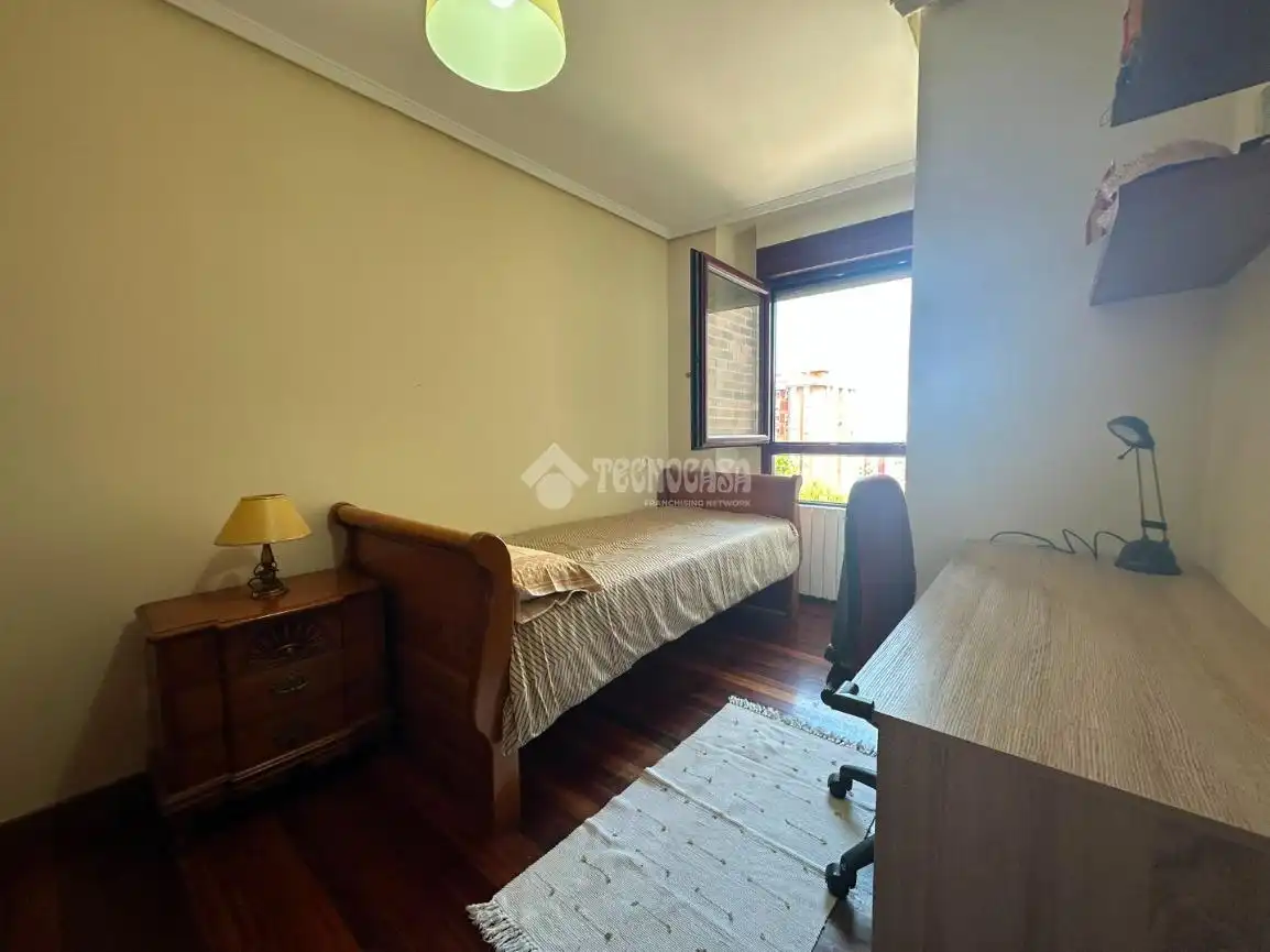 Bedroom of Flat for rent in Santander  with Heating