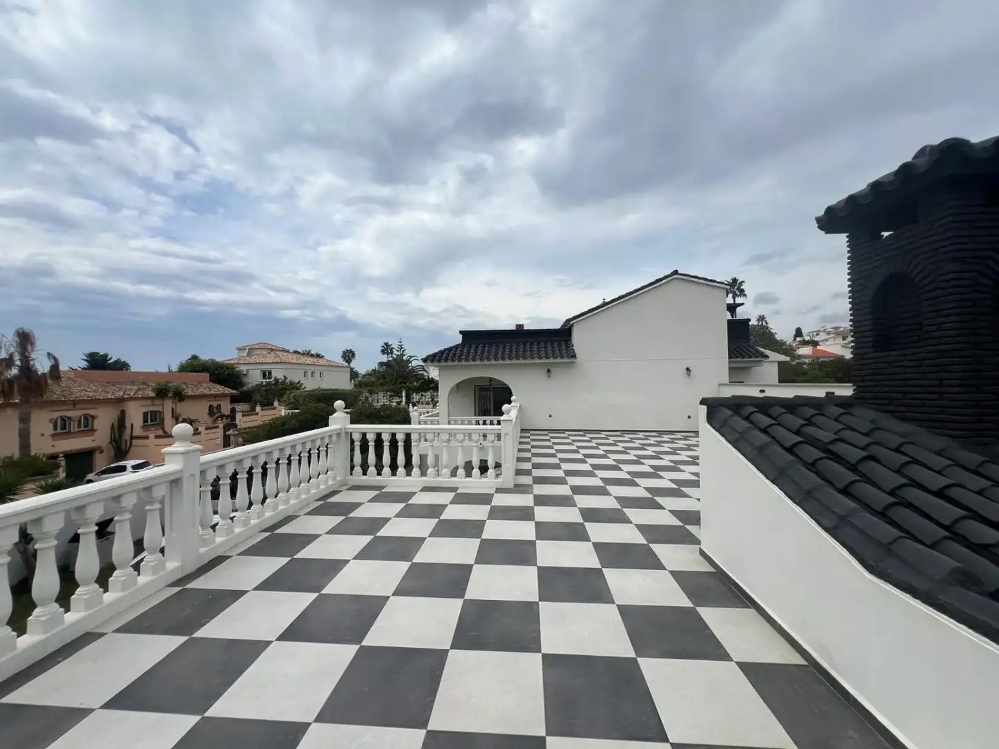 Chalet con piscina en venta en El Faro de Calaburra - Chaparral, imagen 3