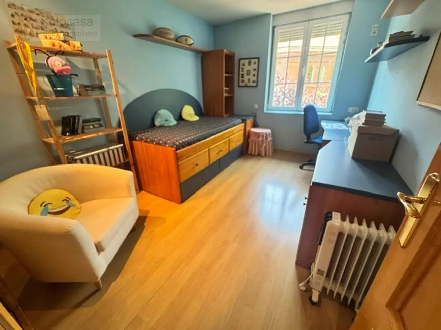Bedroom of Flat for sale in Valladolid  with Heating, Terrace and Furnished