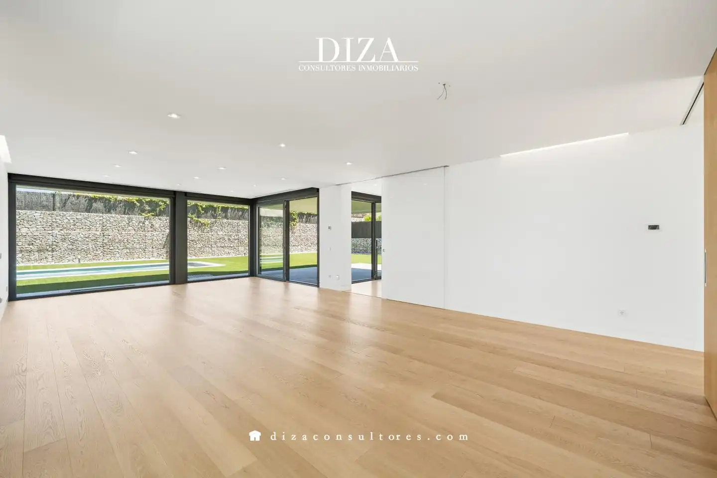 Vista exterior de Casa o xalet de lloguer en Majadahonda amb Aire condicionat, Calefacció i Jardí privat