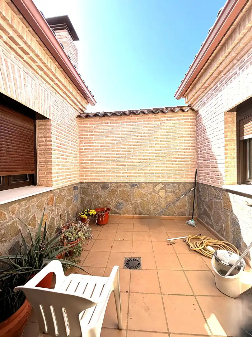 Terrassa de Casa o xalet en venda en Polán amb Aire condicionat, Calefacció i Jardí privat