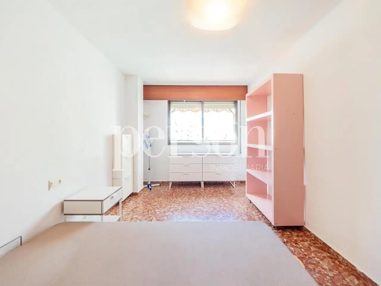 Habitación de Piso de alquiler en Valencia con Aire acondicionado, Parquet y Amueblado