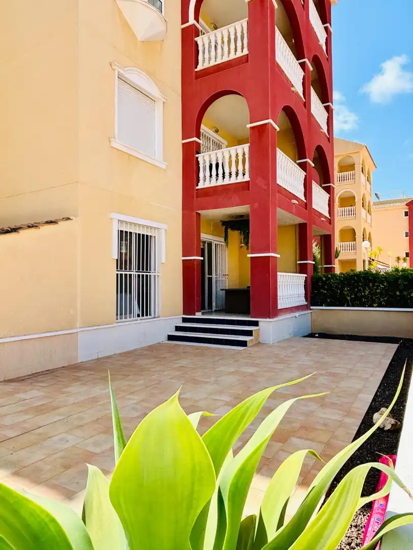 Exterior view of Ground floor for rent in Los Alcázares  with Air Conditioner, Terrace and Furnished