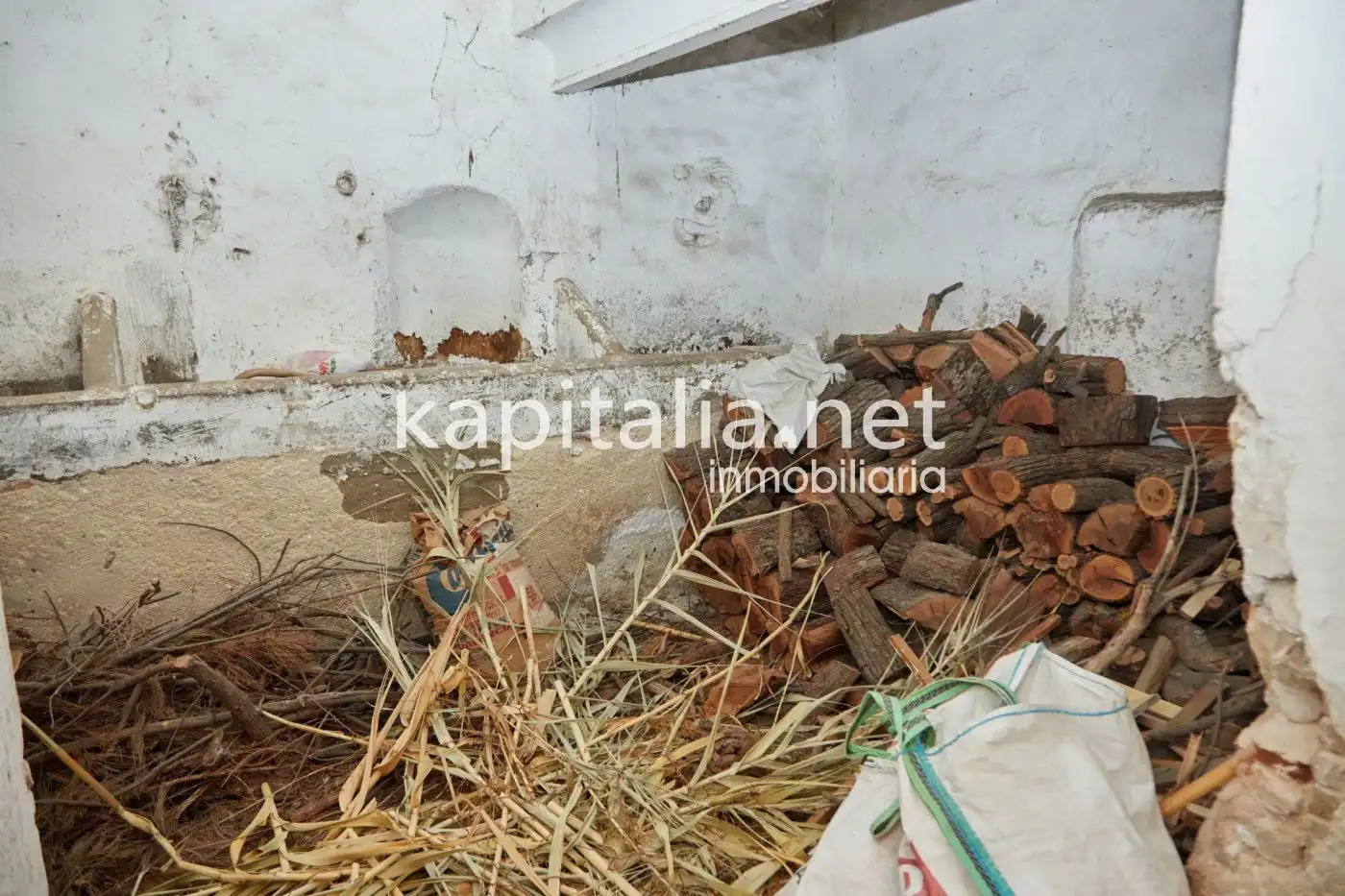 Country house zum Verkauf in Bocairent mit Privatgarten, Terrasse und Balkon