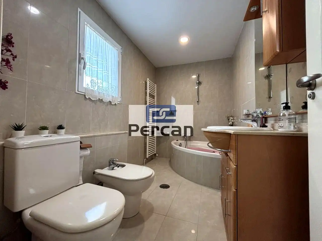 Baño de Casa o chalet en venta en El Campello con Aire acondicionado, Calefacción y Jardín privado