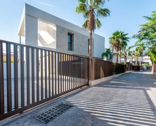 Vista exterior de Casa o xalet en venda en Alicante / Alacant amb Aire condicionat, Calefacció i Terrassa