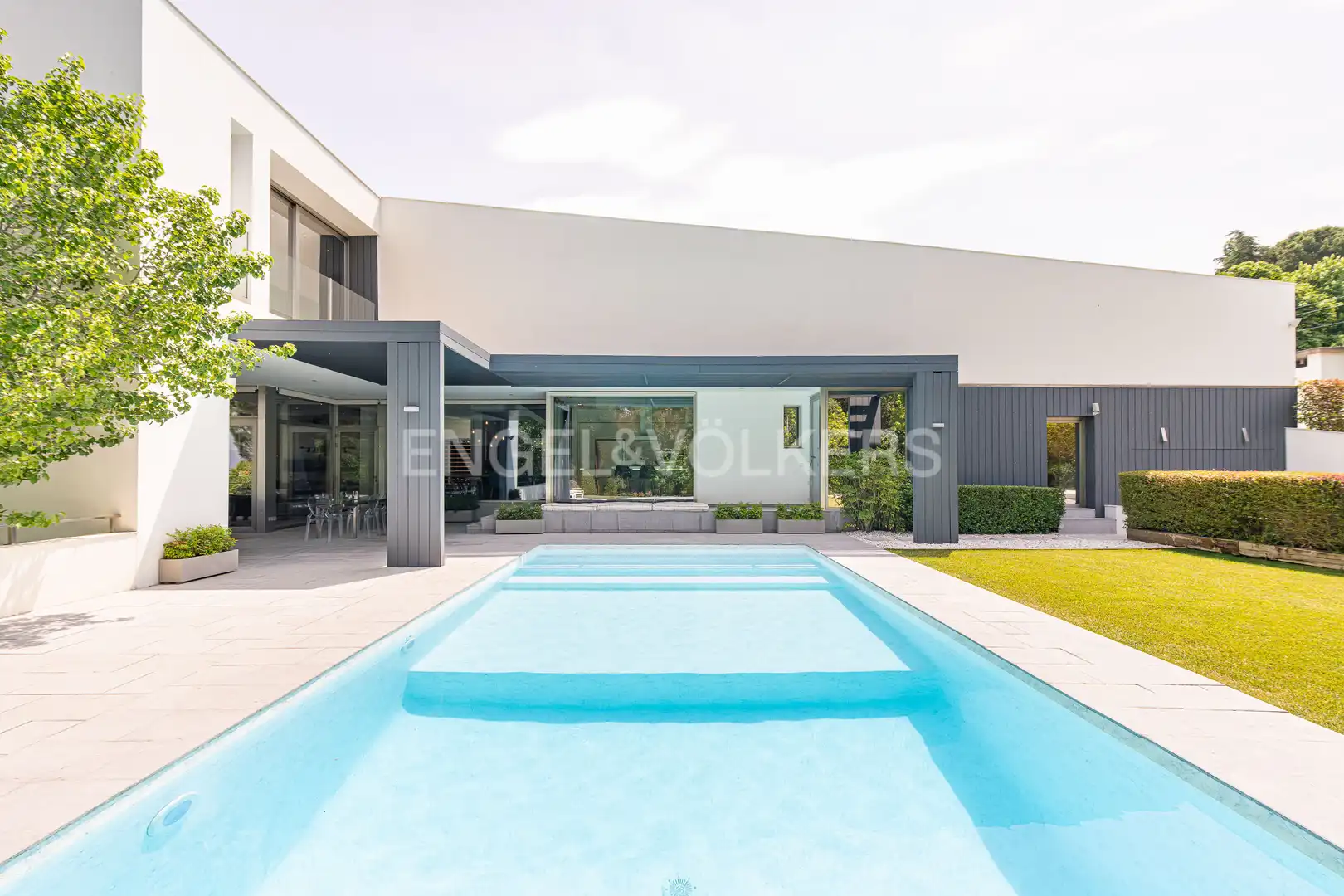 Piscina de Casa o chalet en venta en Boadilla del Monte con Aire acondicionado, Calefacción y Jardín privado