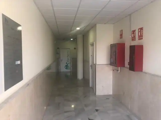 Oficina en venta en Tomares con Aire acondicionado y Calefacción