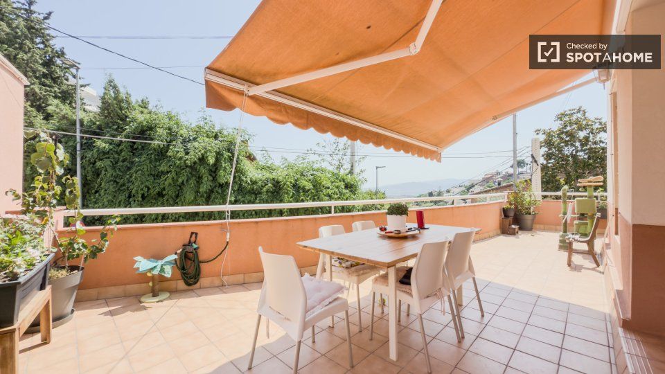 Terrassa de Pis de lloguer en Esplugues de Llobregat amb Aire condicionat, Calefacció i Moblat