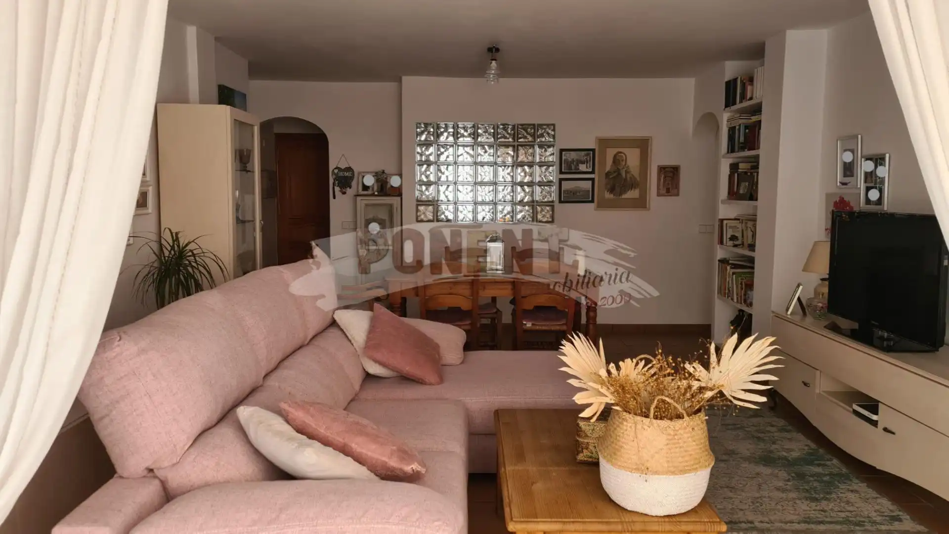 Wohnzimmer von Erdgeschoss zum Verkauf in Santa Eulària des Riu mit Klimaanlage, Terrasse und Abstellraum