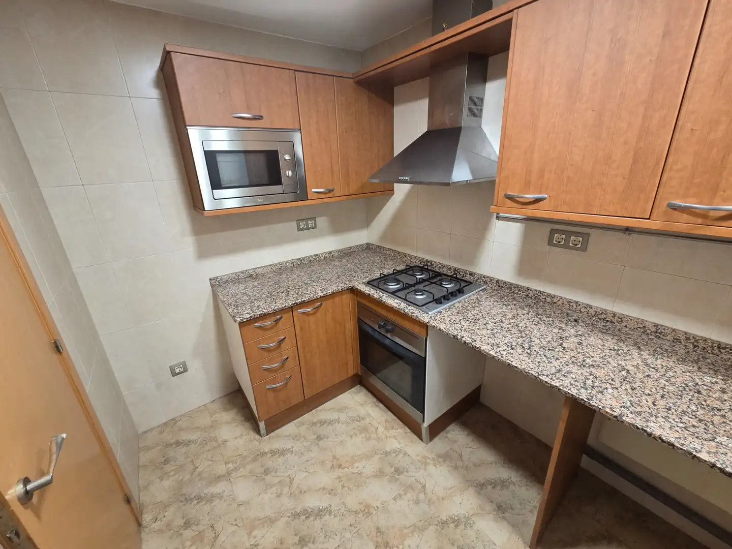 Küche von Wohnung zum Verkauf in Vilafranca del Penedès mit Heizung, Parkett und Ofen