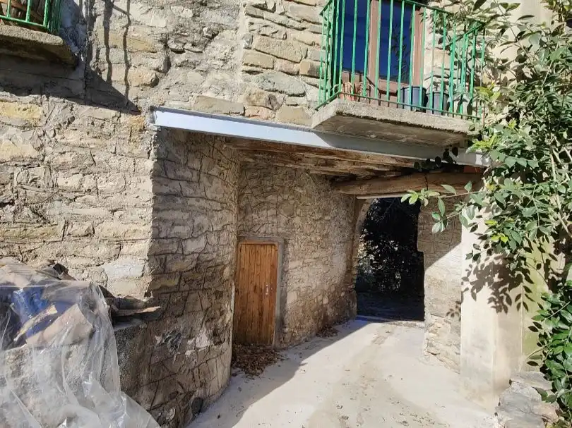 Maison rustique avec jardin à vendre à Carrer Baró d'Eroles 32, imagen 3