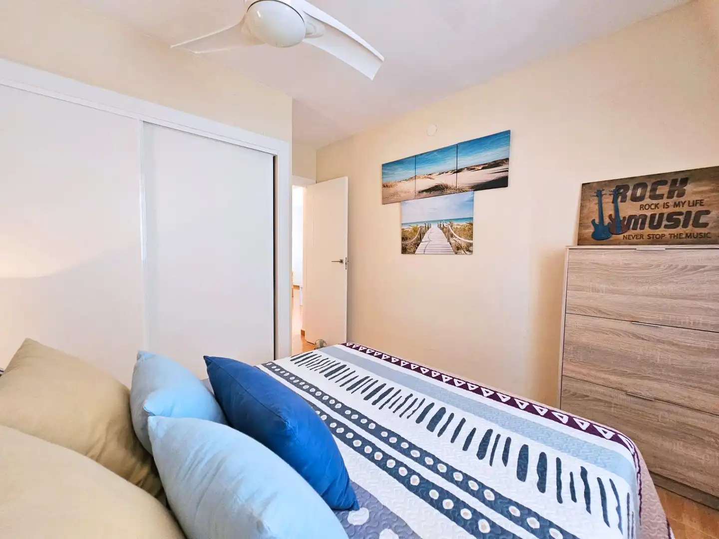 Schlafzimmer von Wohnung zum Verkauf in La Manga del Mar Menor mit Möbliert, Balkon und Alarm