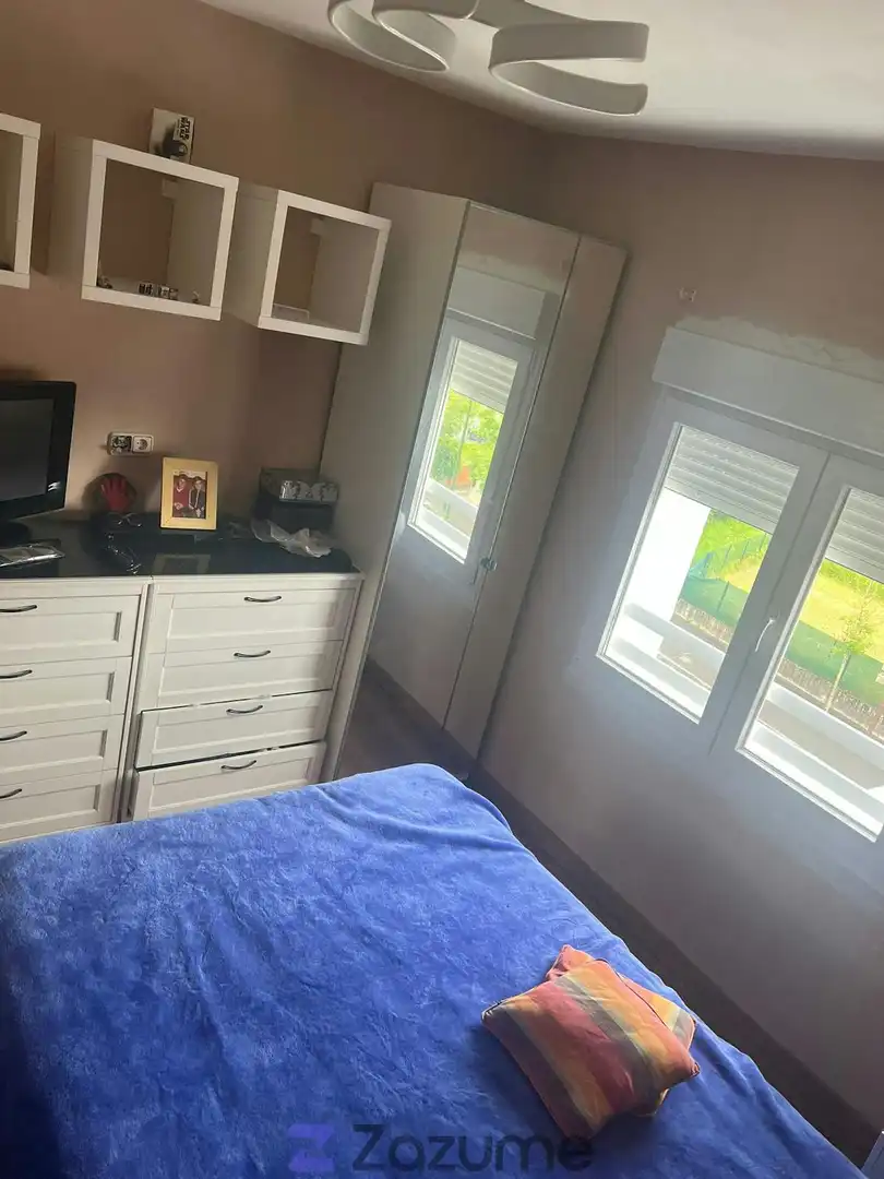 Schlafzimmer von Wohnung zur Miete in Avilés mit Klimaanlage, Heizung und Möbliert