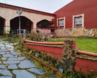 Vista exterior de Casa o xalet en venda en Guillena amb Aire condicionat i Terrassa