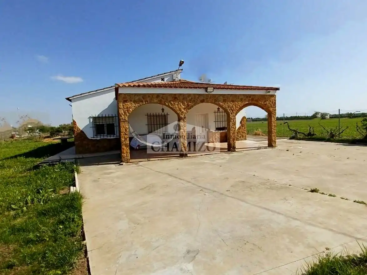 Casa o xalet en venda en Villanueva de la Serena amb Aire condicionat, Jardí privat i Traster