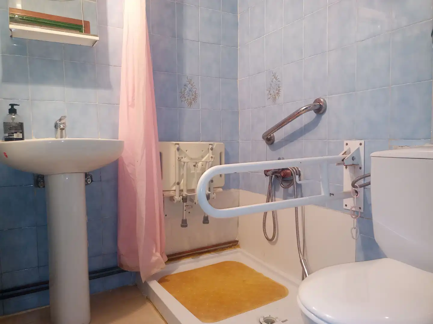 Baño de Casa adosada en venta en Cepeda la Mora con Calefacción