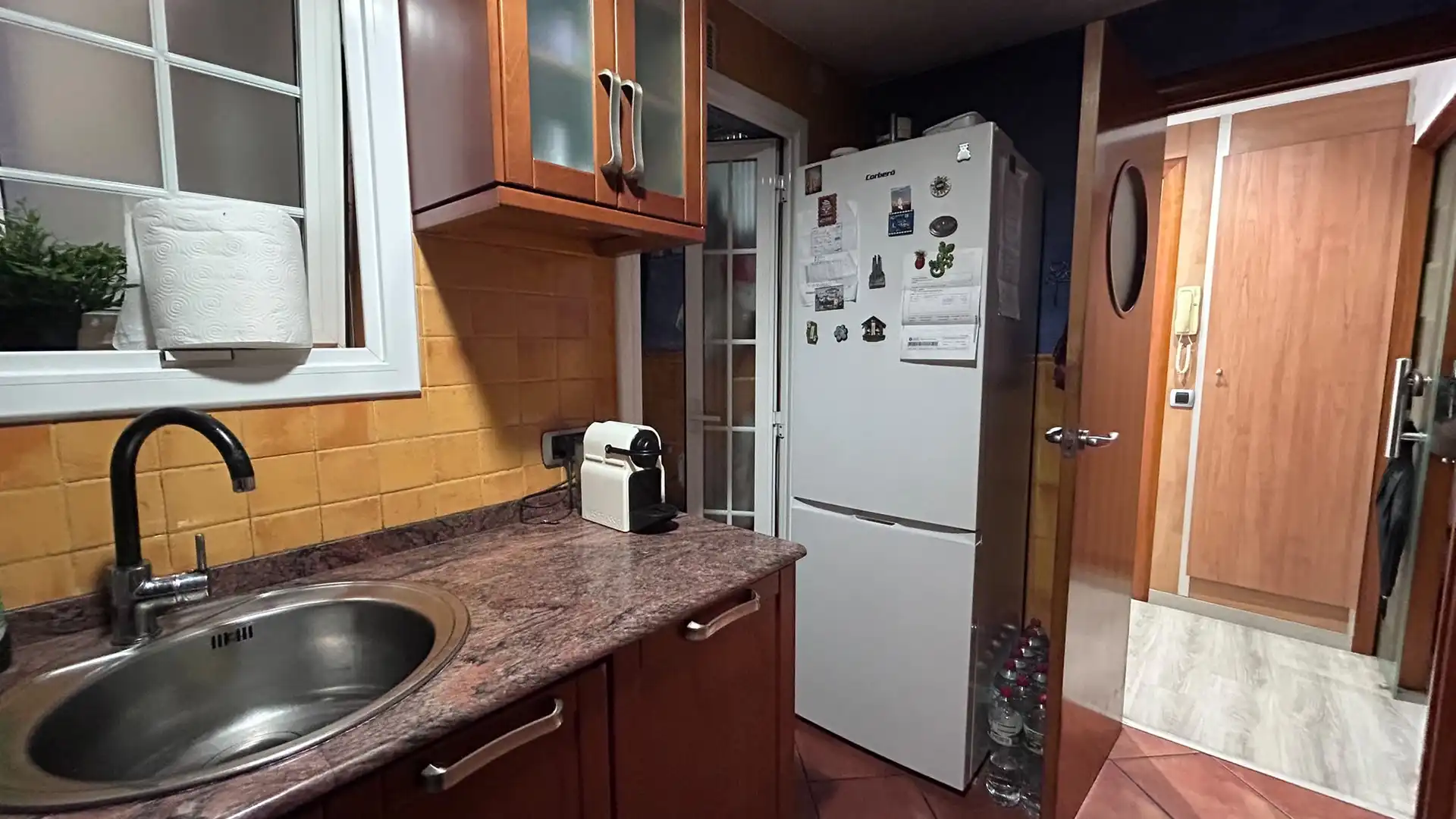 Küche von Wohnung zum Verkauf in Sant Boi de Llobregat mit Balkon