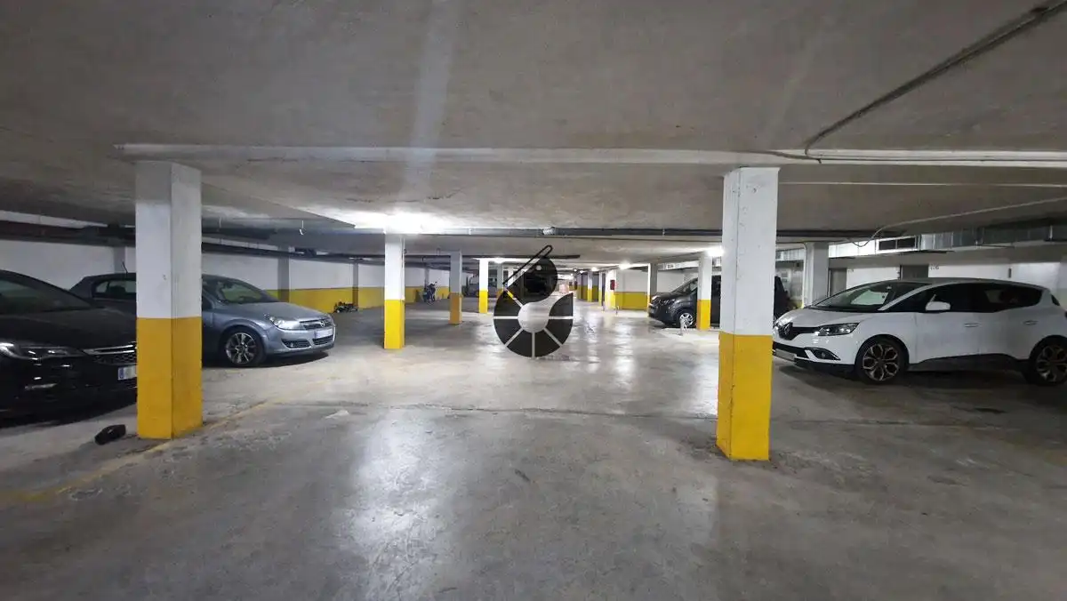 Parking de Piso en venta en Coria del Río con Aire acondicionado y Trastero
