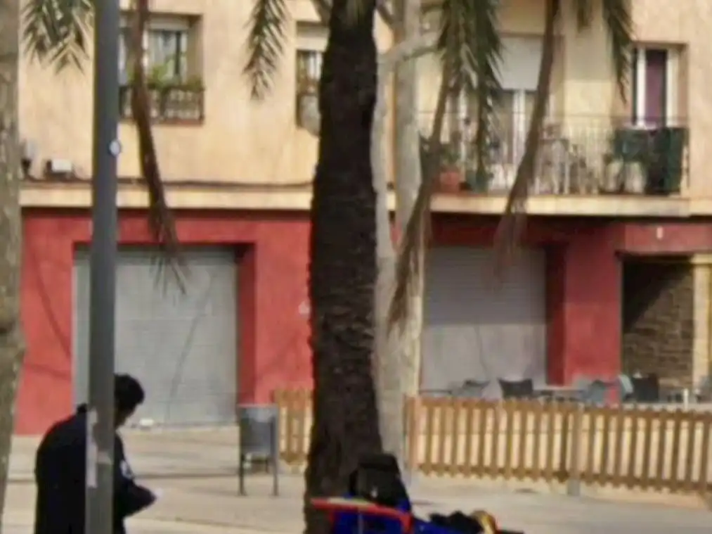 Vista exterior de Local de alquiler en Badalona