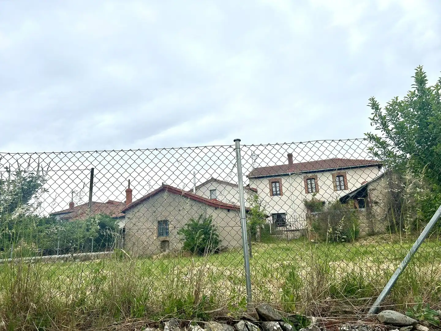 Finca rústica en venta en Riello con Calefacción