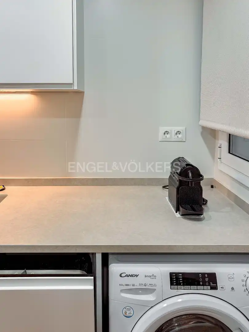 Cuina de Pis de lloguer en Barcelona amb Aire condicionat, Calefacció i Parquet