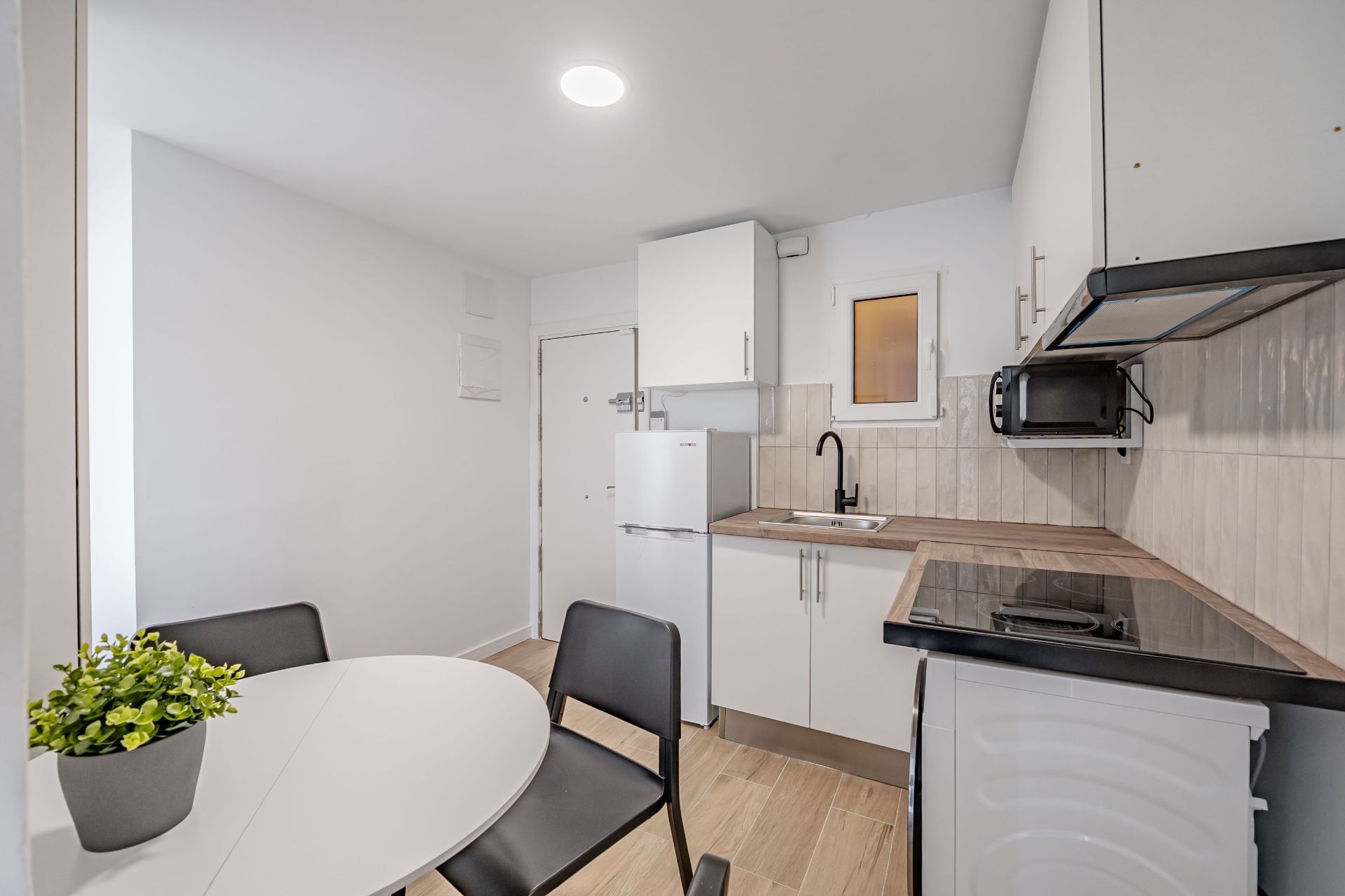 Cocina de Piso en venta en  Madrid Capital con Calefacción y Amueblado