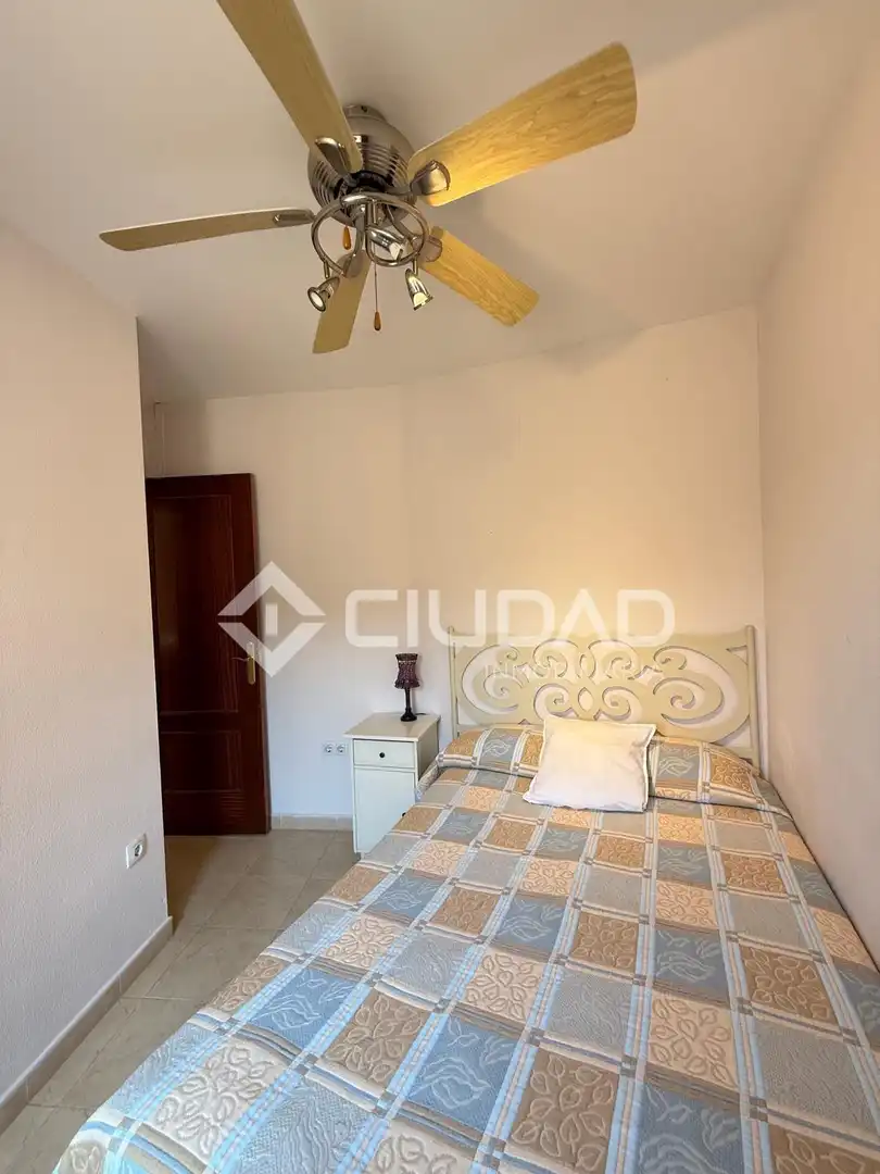 Habitación de Piso en venta en Chipiona con Trastero