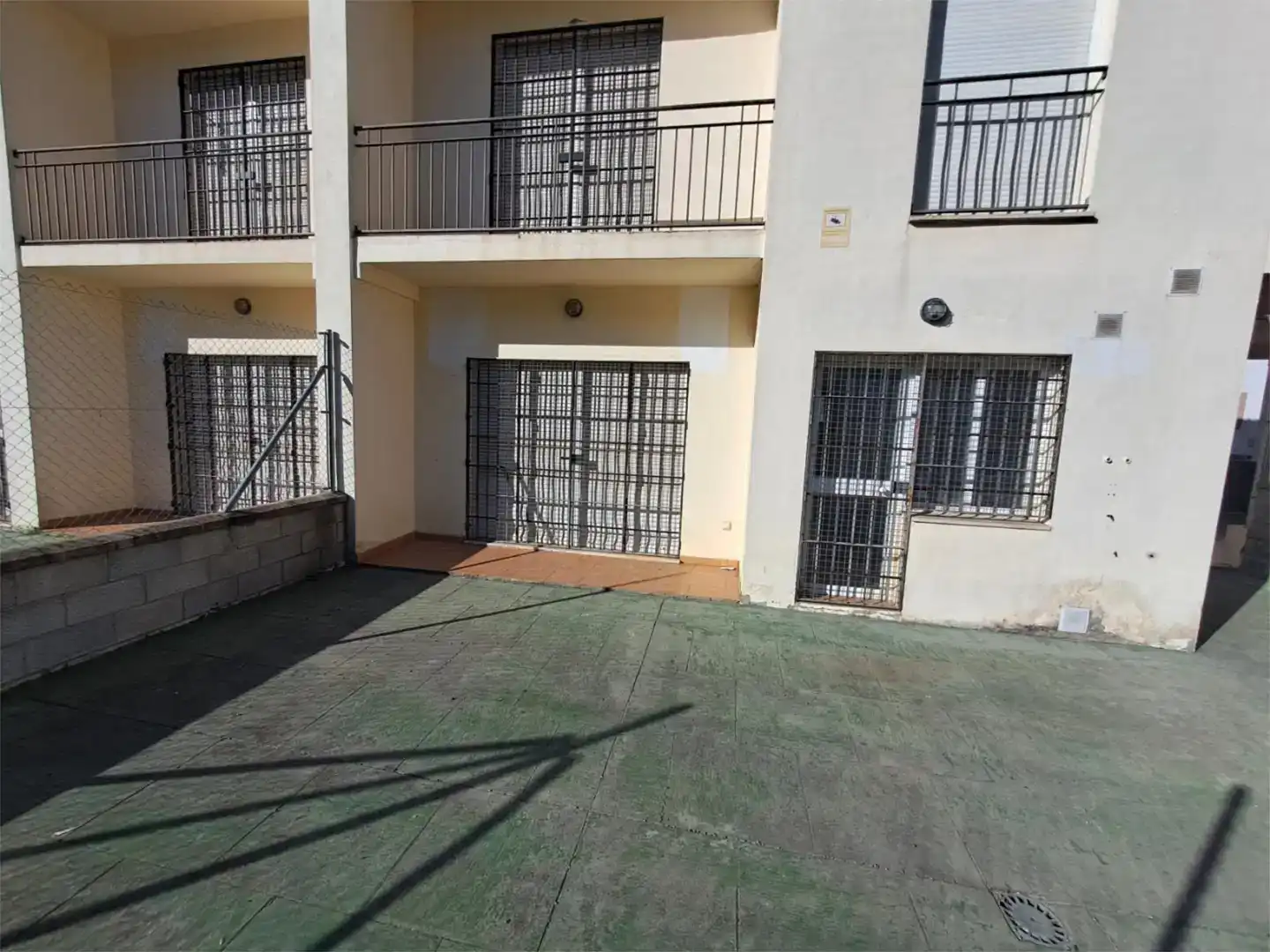 Vista exterior de Dúplex en venta en Lebrija