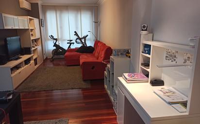 Living room of Flat for sale in Erandio  with Air Conditioner, Heating and Parquet flooring