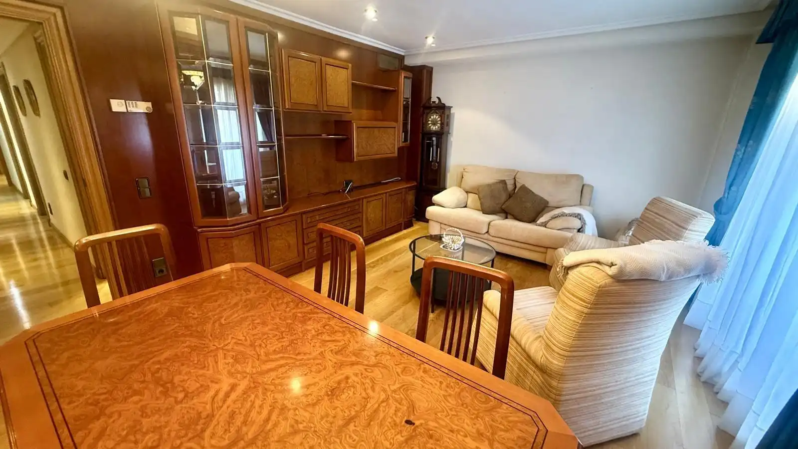 Living room of Flat for rent in Zaragoza  with Air Conditioner, Heating and Parquet flooring