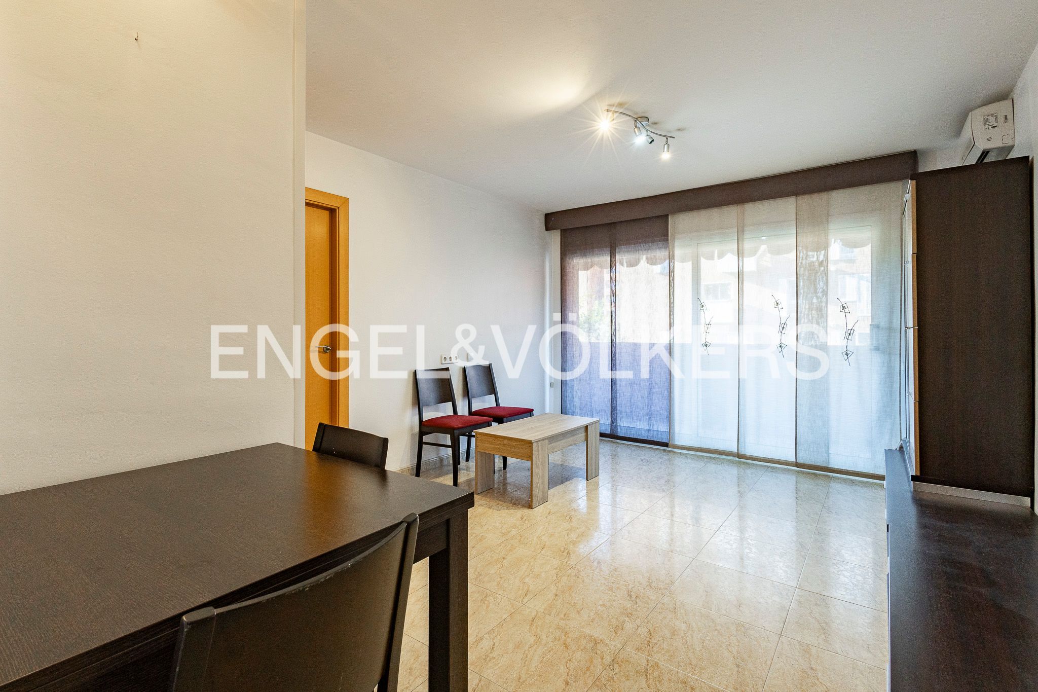 Wohnung zum verkauf in Santa Coloma de Cervelló mit Klimaanlage, Heizung und Balkon