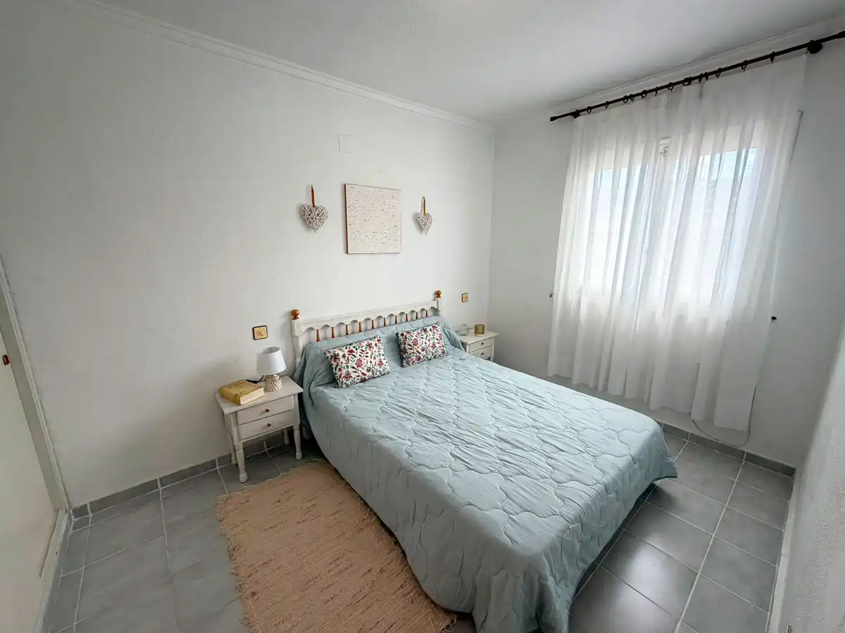 Habitación de Piso en venta en Torrevieja con Terraza, Amueblado y Horno