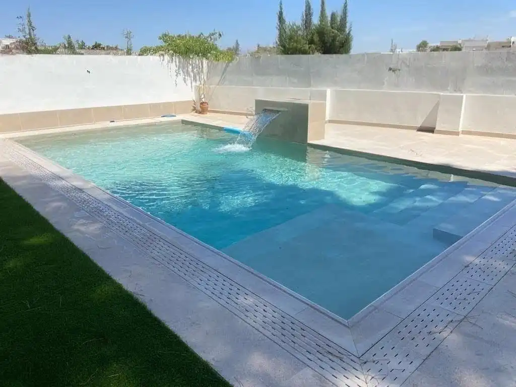 Swimming pool of Houses for sale in Bormujos
