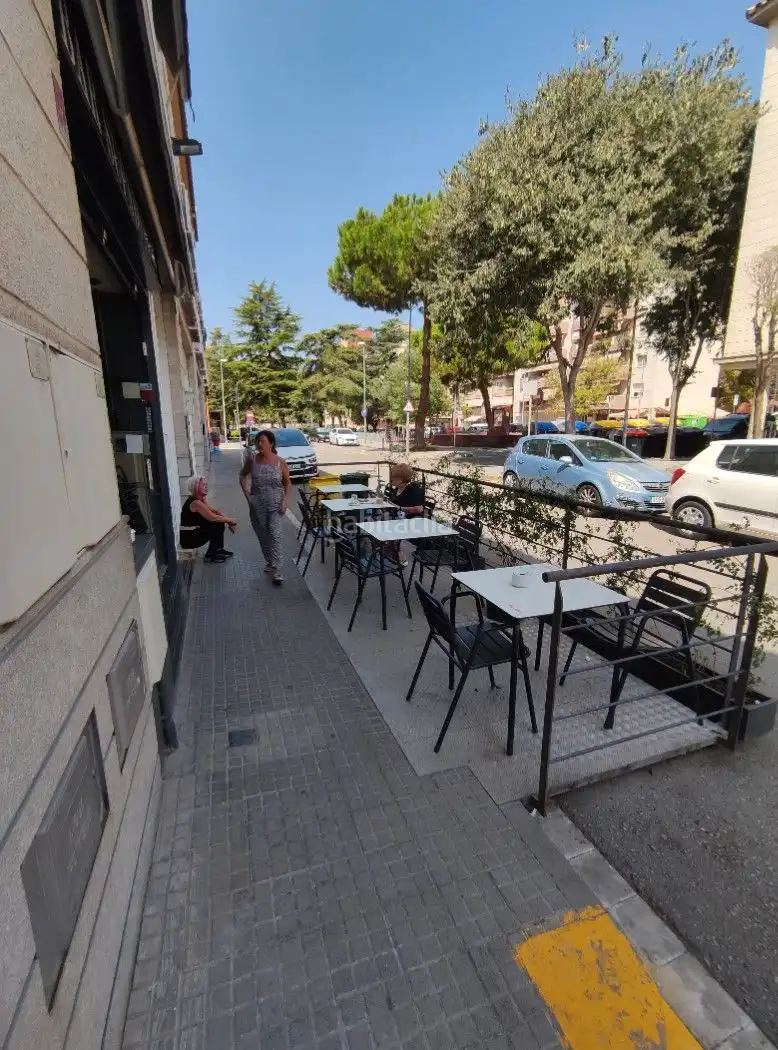 Local comercial de lloguer a Carrer Salvador Espriu 6, imagen 2