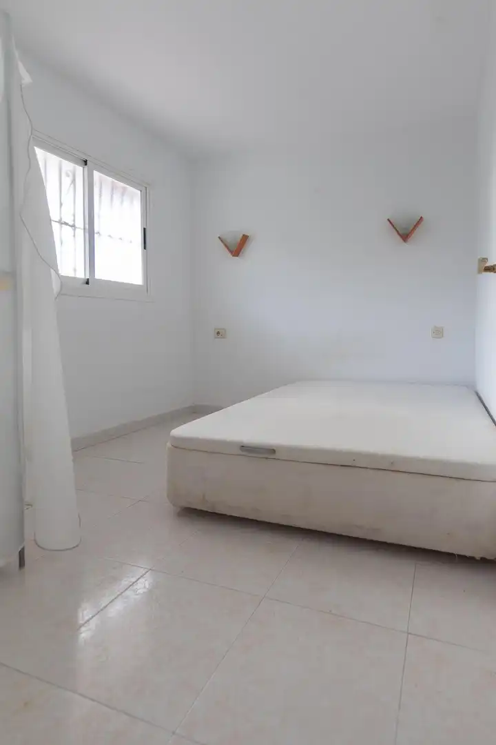 Dormitori de Apartament en venda en Benidorm amb Terrassa, Traster i Piscina comunitària